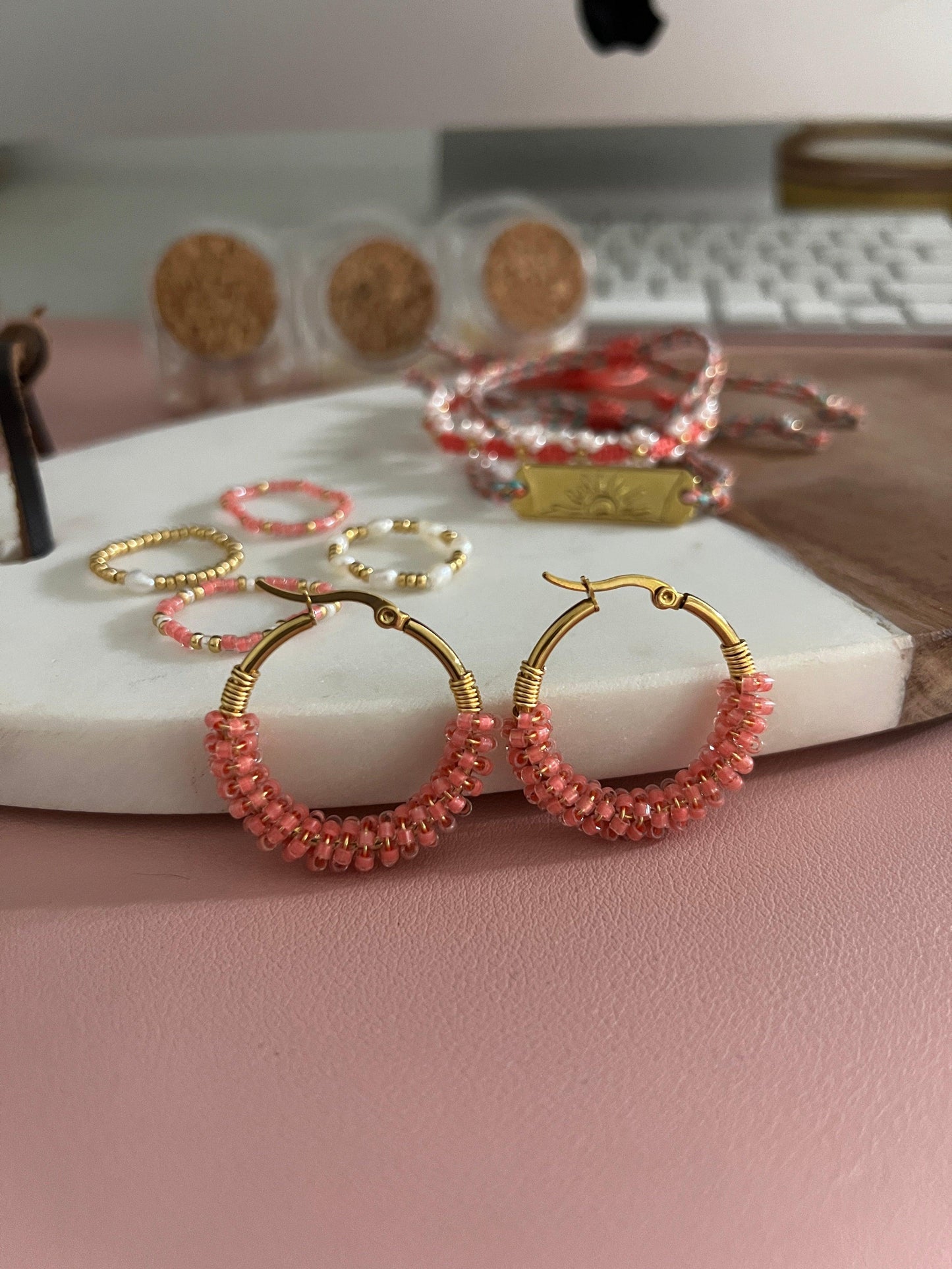 Coral hoops - Perla De Agua Dulce