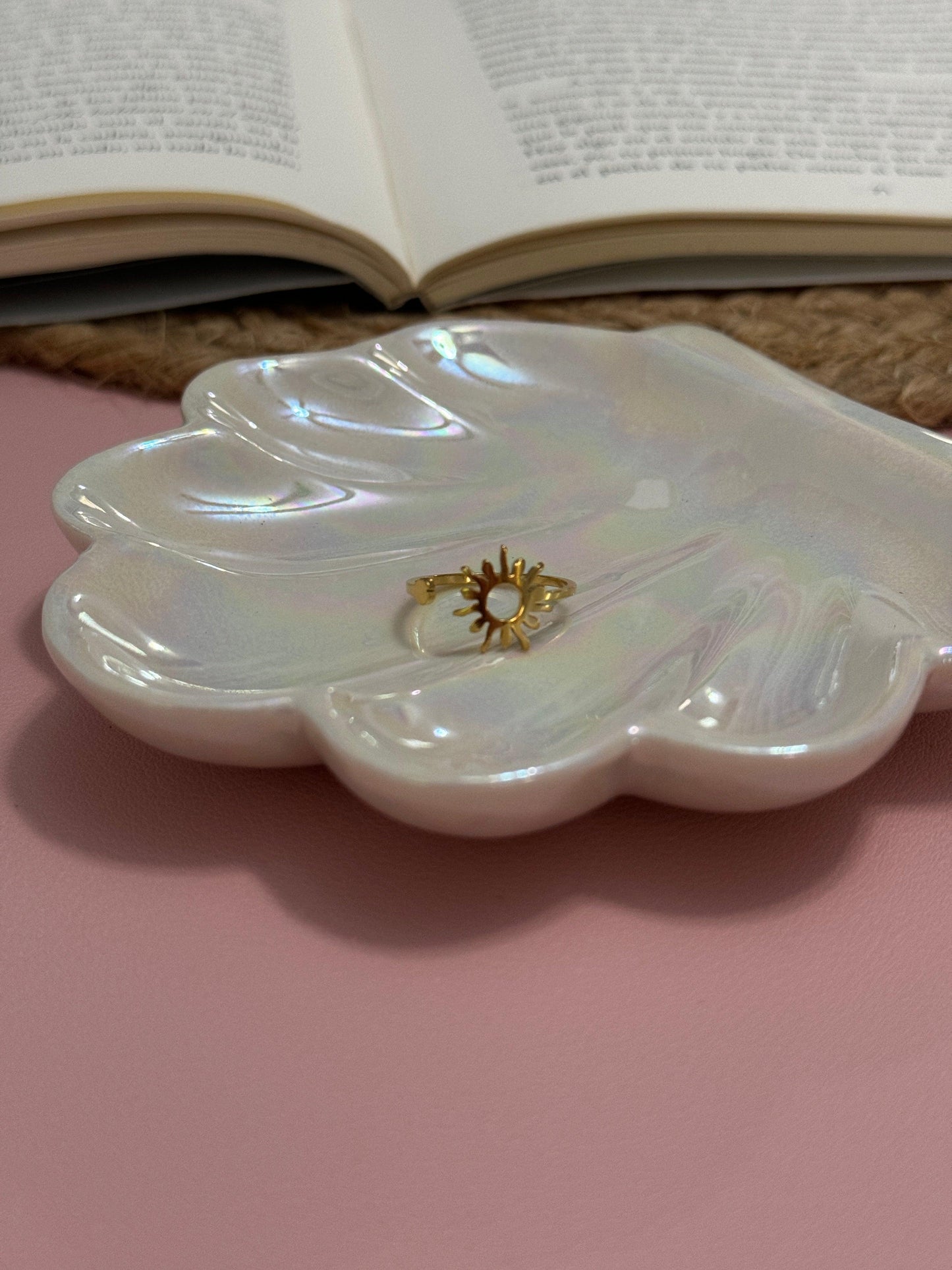 Tiny sun ring - Perla De Agua Dulce