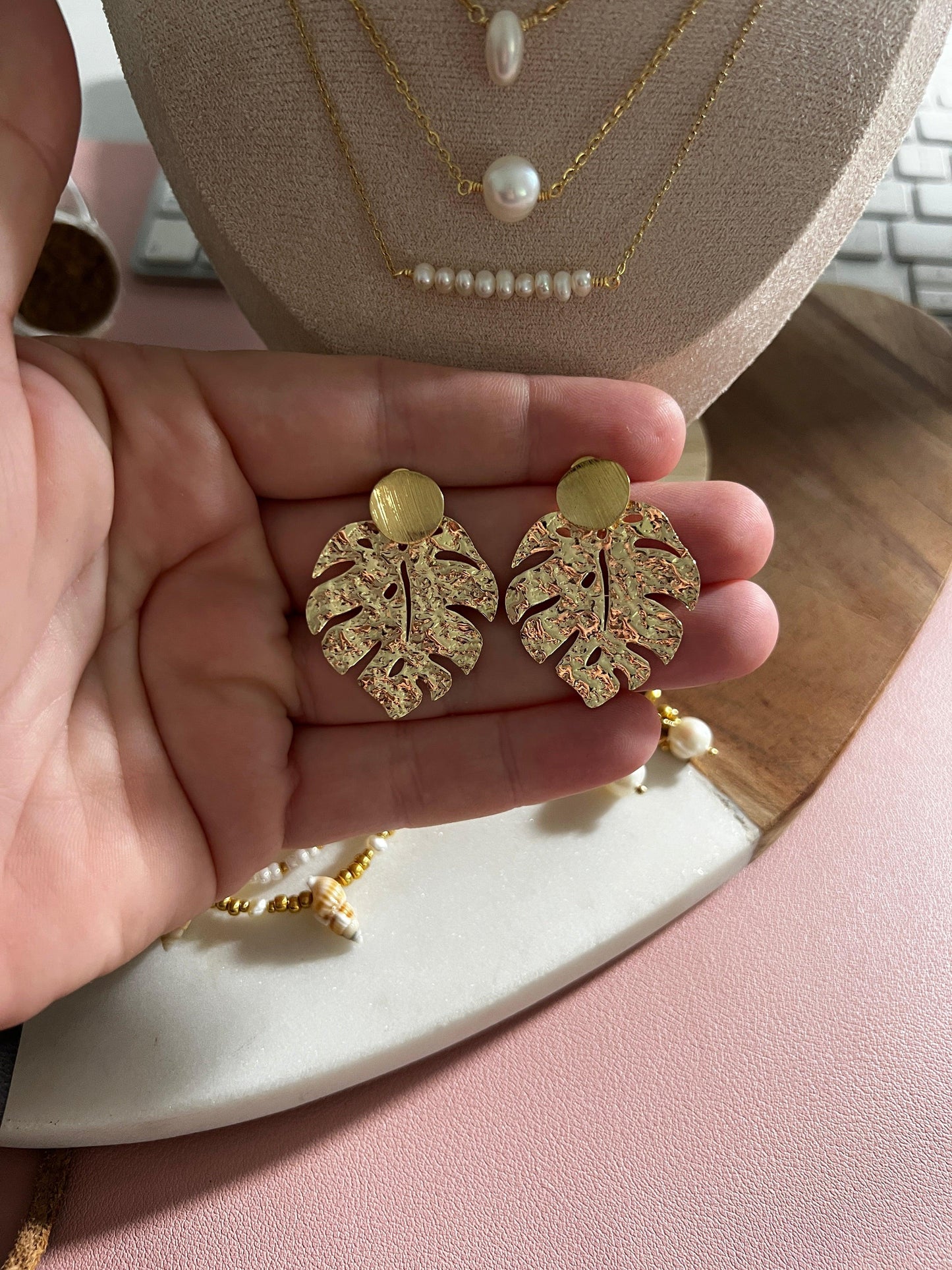 Monstera earrings - Perla De Agua Dulce