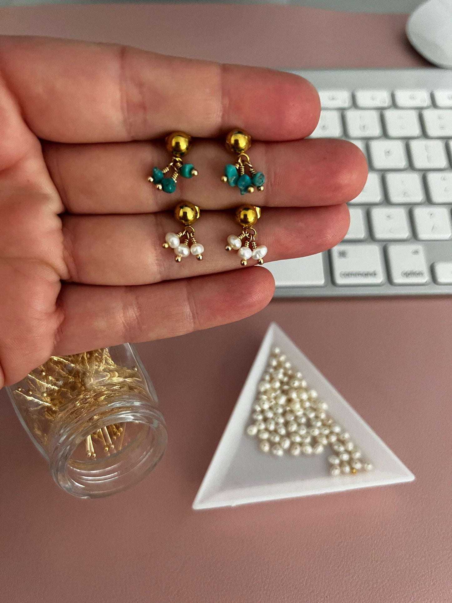 Lara stud - Perla De Agua Dulce