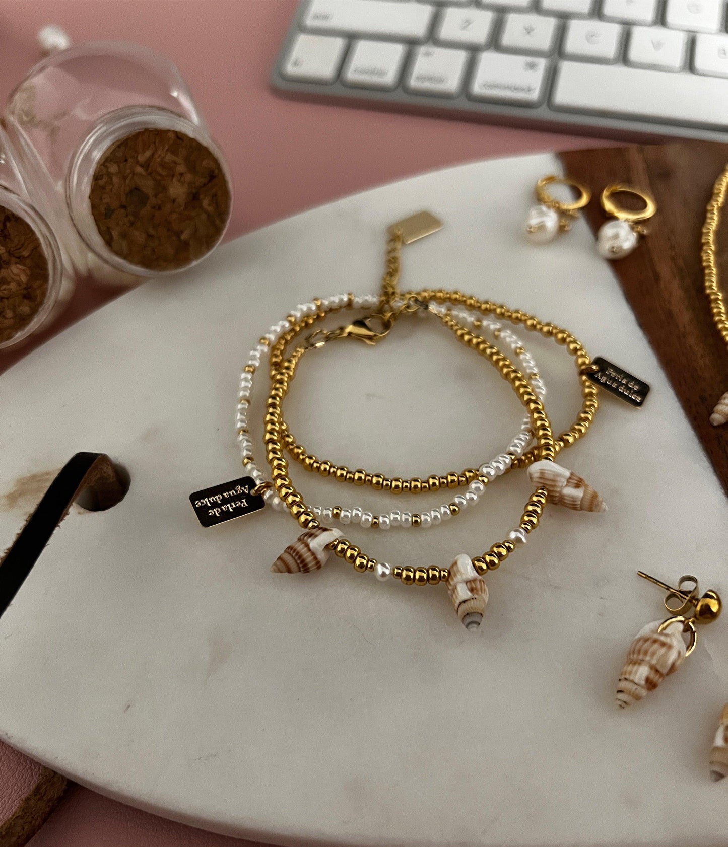 Tamboo bracelet (pulsera de caracoles) - Perla De Agua Dulce