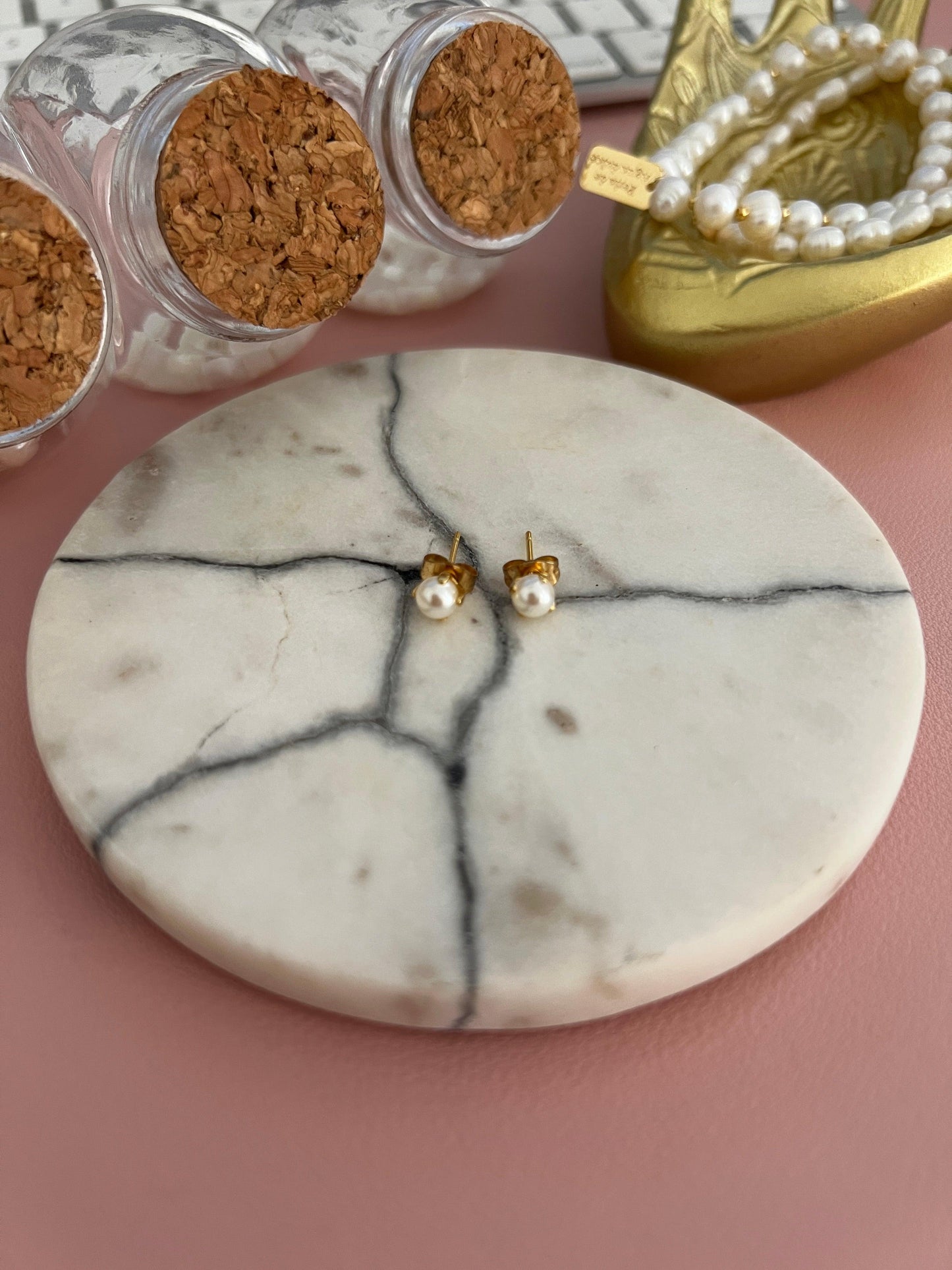 Pearl Stud - Perla De Agua Dulce