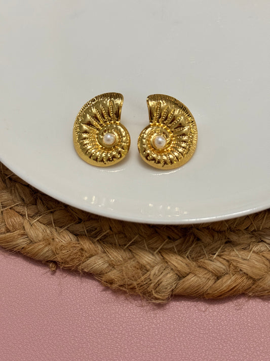 Shells stud - Perla De Agua Dulce