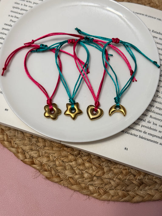 Daisy, star and moon bracelet - Perla De Agua Dulce