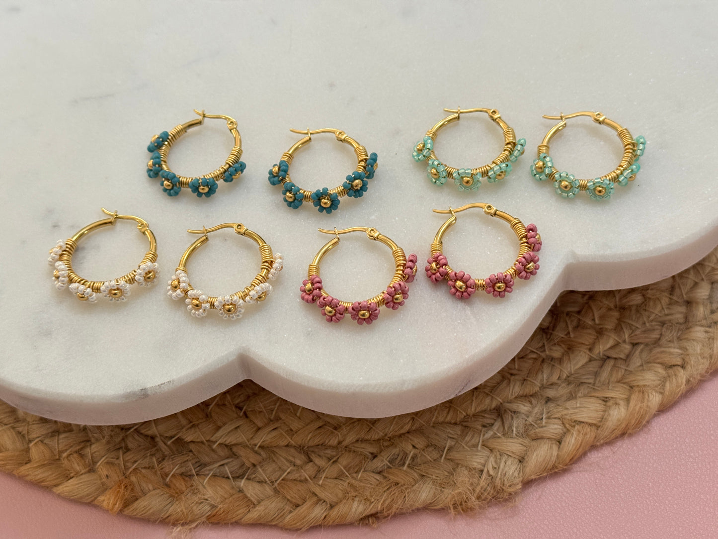 Hoops de florecitas - Perla De Agua Dulce