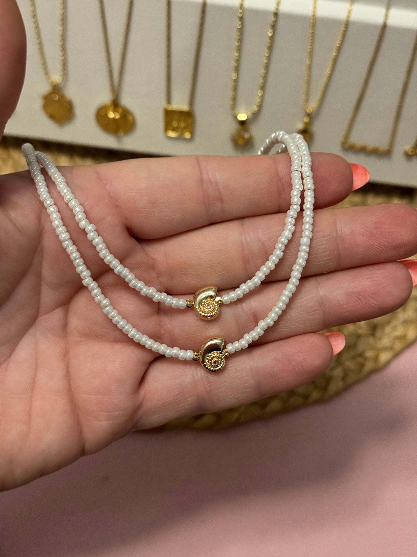 Caracol necklace 🐚 - Perla De Agua Dulce
